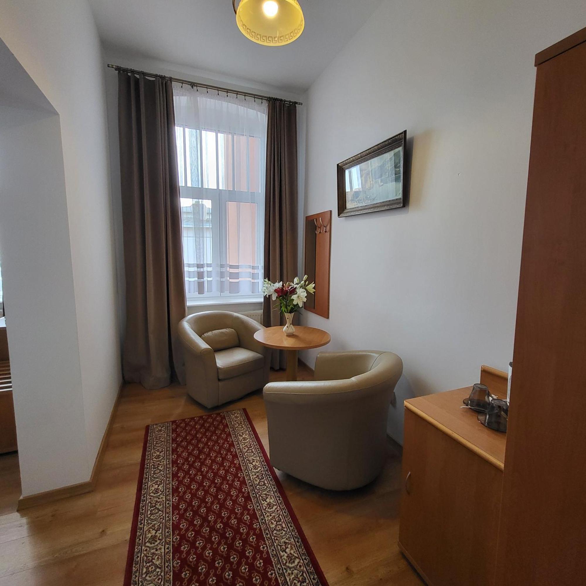 Large Twin Room